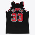 Chicago Bulls Scottie Pippen 1997-98 Hardwood Classics Alternate Swingman Jersey By Mitchell & Ness - Black
